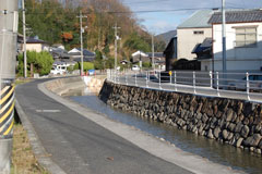 もう一方もせき止めます もう一方もせき止めます