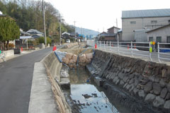 掘り進んでいきます 掘り進んでいきます