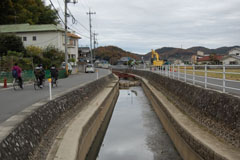 東方向にふれあい橋を望む 東方向にふれあい橋を望む