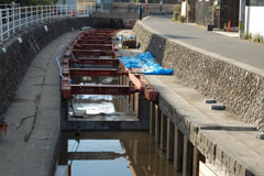 側面にも鉄筋と型枠で 側面にも鉄筋と型枠で