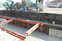 ミキサー車とポンプ車で ミキサー車とポンプ車で