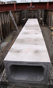 改修中の樋管部 改修中の樋管部