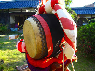 飾り付けられた大太鼓 飾り付けられた大太鼓