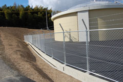 2017年3月 斜面には芝を張り 2017年3月 斜面には芝を張り