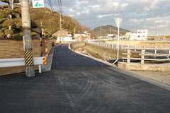 綺麗に舗装され 綺麗に舗装され