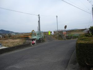 旧堤防の最南端(市道が東西に走っている) 旧堤防の最南端(市道が東西に走っている)